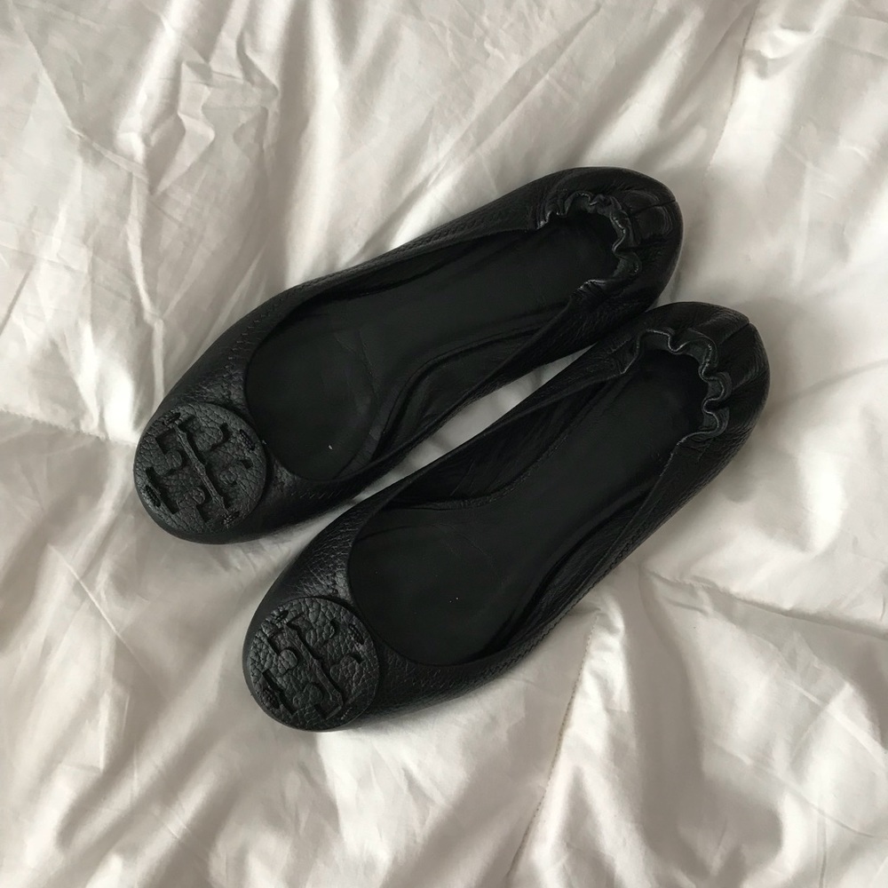 Sold on Ⓜ️ Tory Burch flats